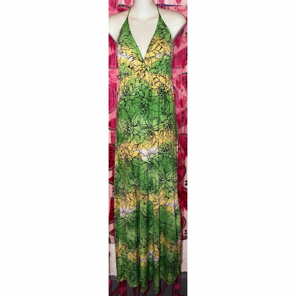 💚 Dereon Floral Halter Maxi Dress